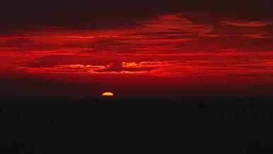 海上地平线红日日出视频的预览图